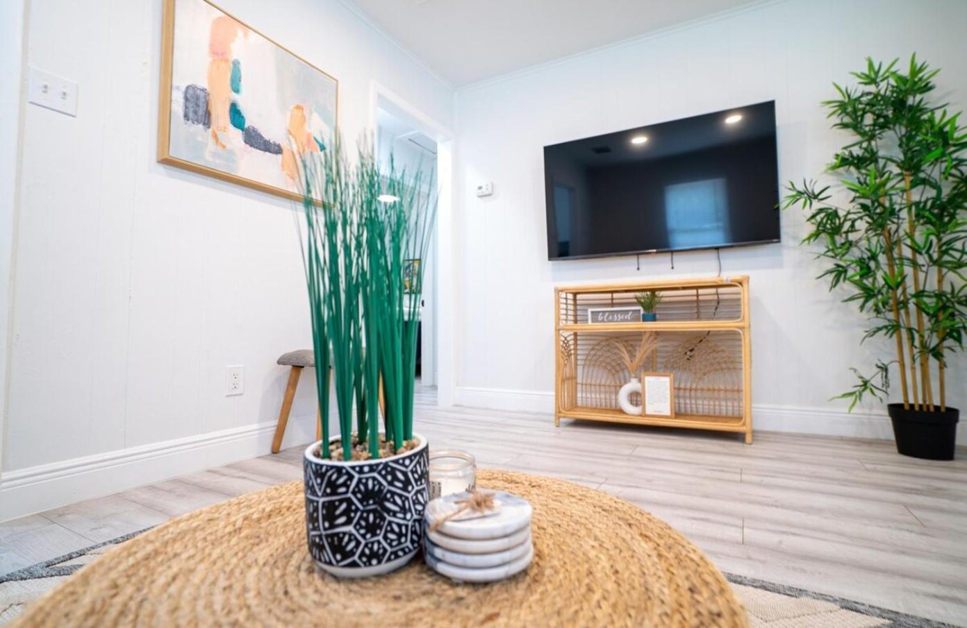 Homey Cozy Newly Renovated Stylish&Chic 7 Guests Tampa Esterno foto